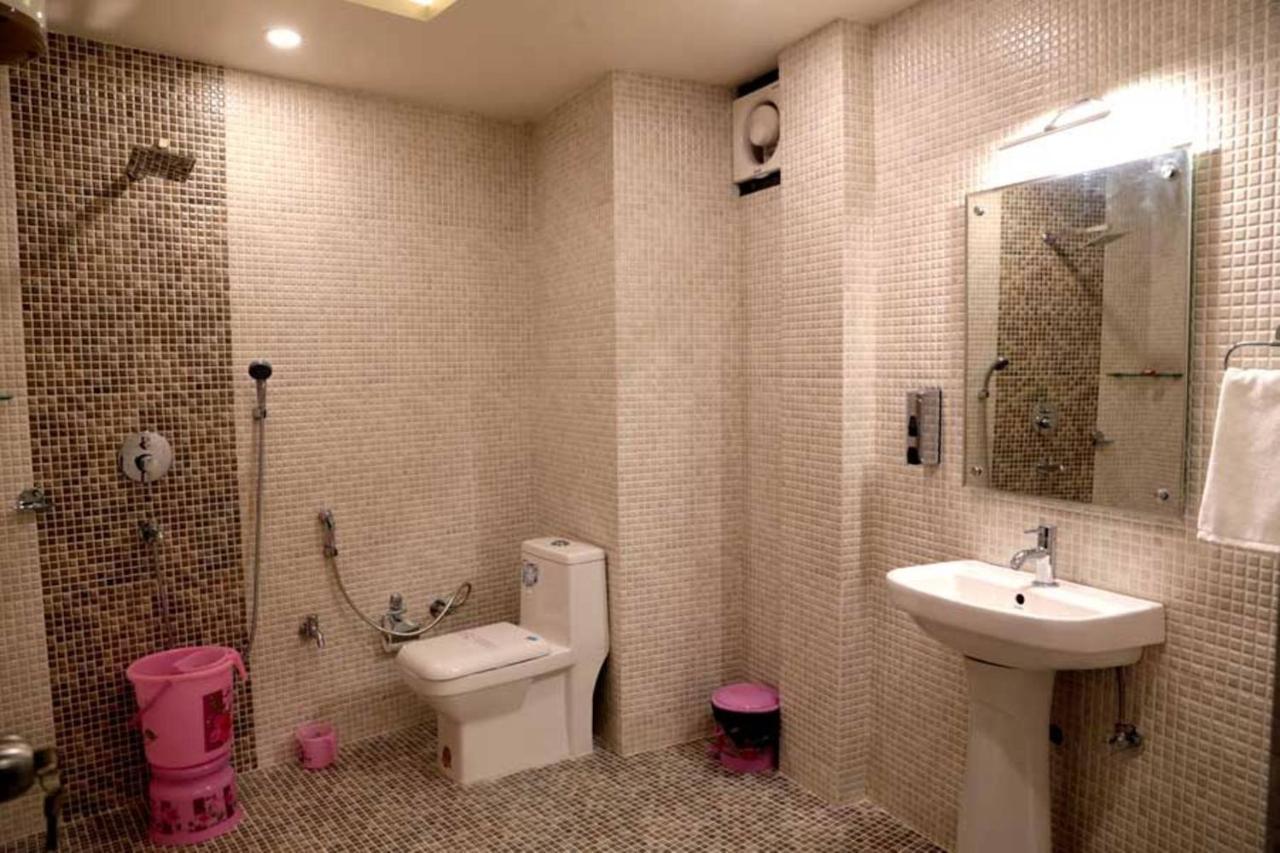 Hotel Vinayak Lifestyle Hotels Lucknow Exterior photo