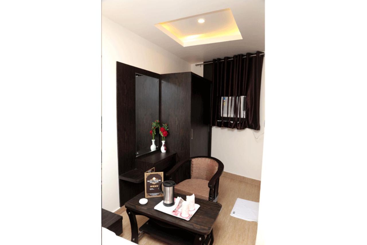 Hotel Vinayak Lifestyle Hotels Lucknow Exterior photo